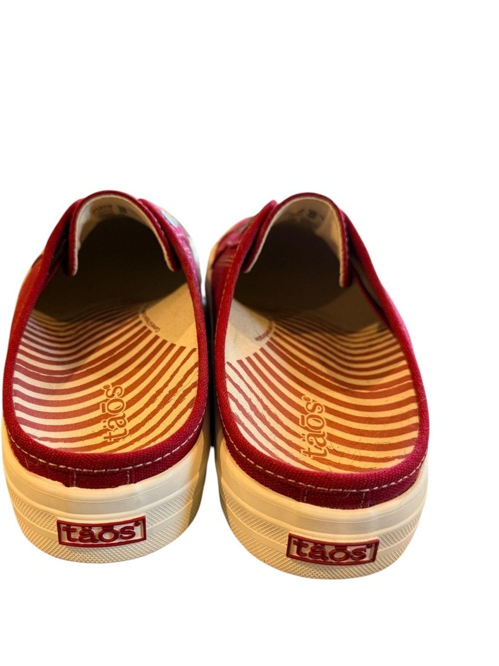 Taos Footwear Slip-On Canvas Sneakers Red White Size 8 Women's - Picture 2 of 9